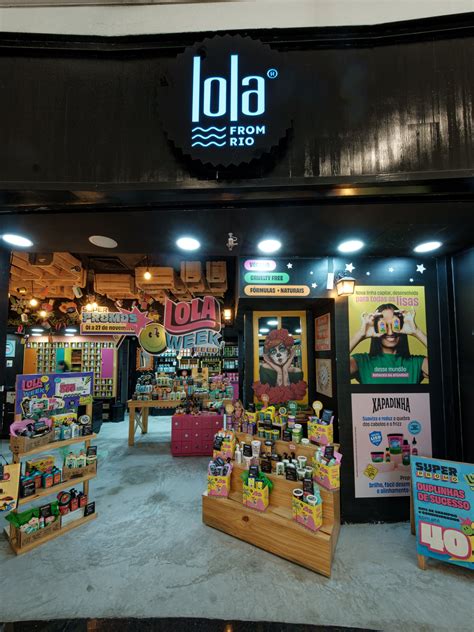lola shopping.